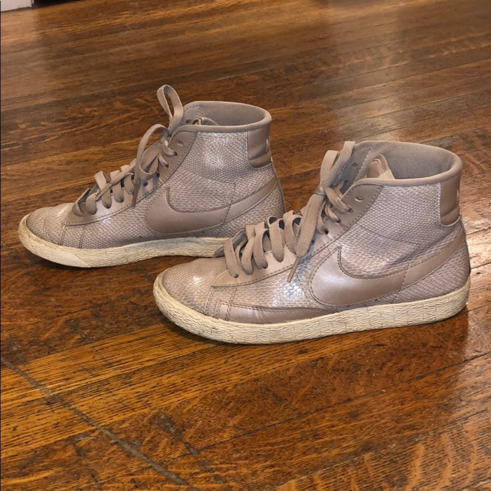 NIKE FAUX LEATHER HIGH STOP SNEAKERS, 7